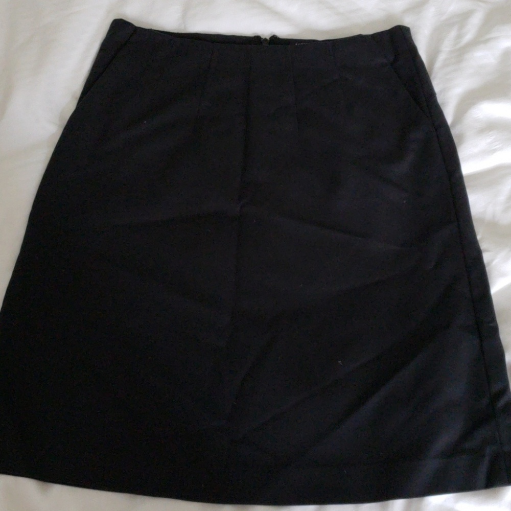 Banana Republic stretch A-line skirt with pockets